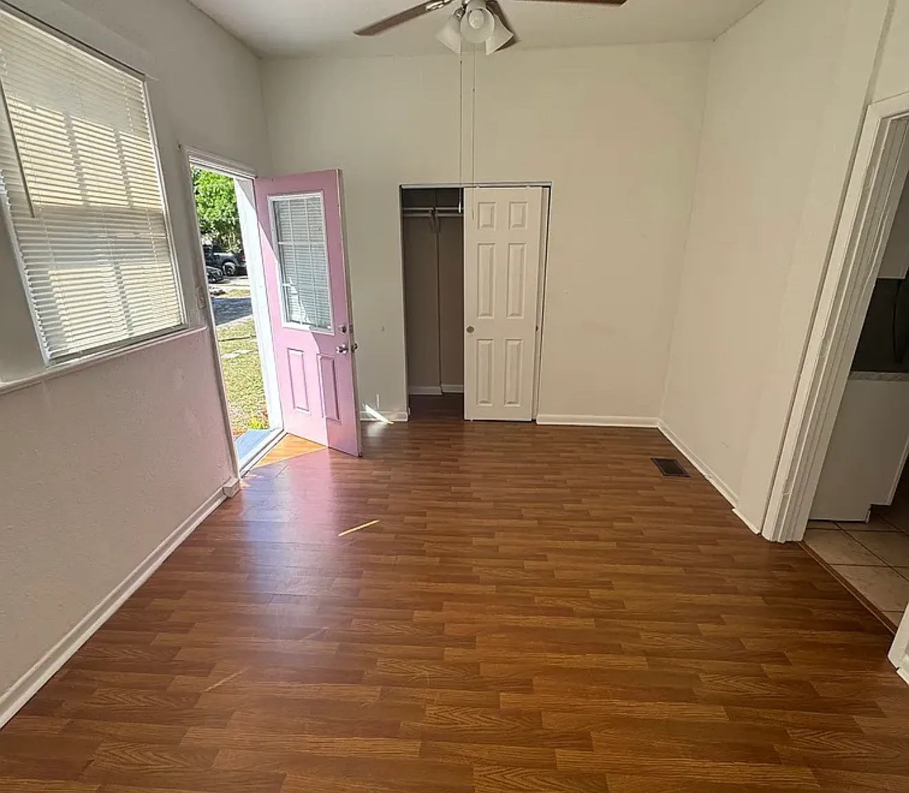 Studio, 600 sqft, $1,295 — Photo 2