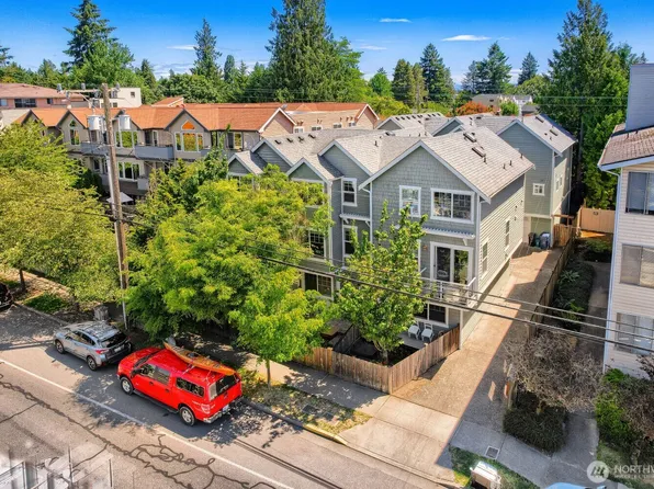 11212 Greenwood Avenue N #B, Seattle, WA 98133