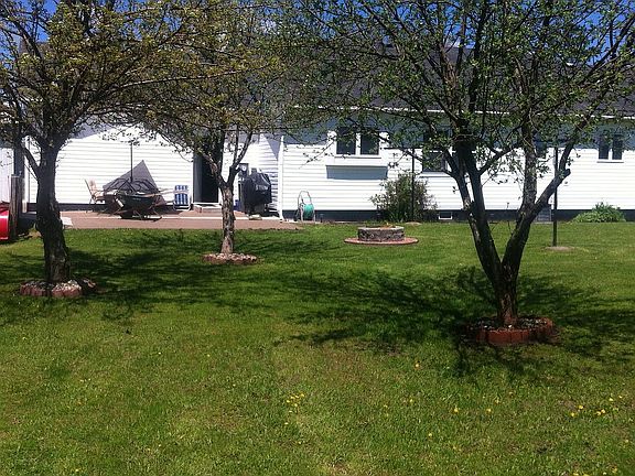 3rd image of 1600 4th St E