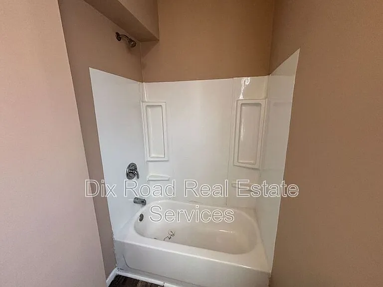 332 Hudson Ave — Photo 27