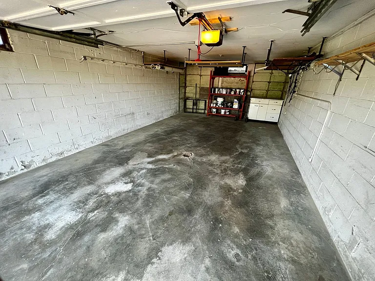 33 Susan Ln — Photo 16
