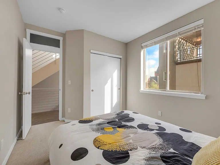 2250 W 31st Ave — Photo 31