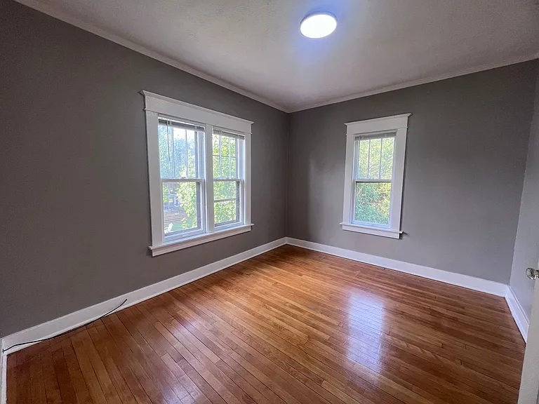 317 Pine Ave NW — Photo 13