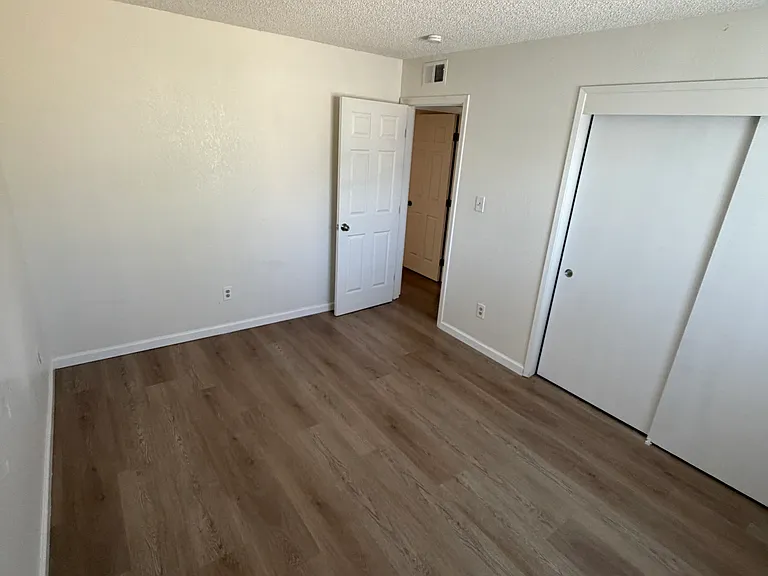 1208 Height St #B — Photo 7