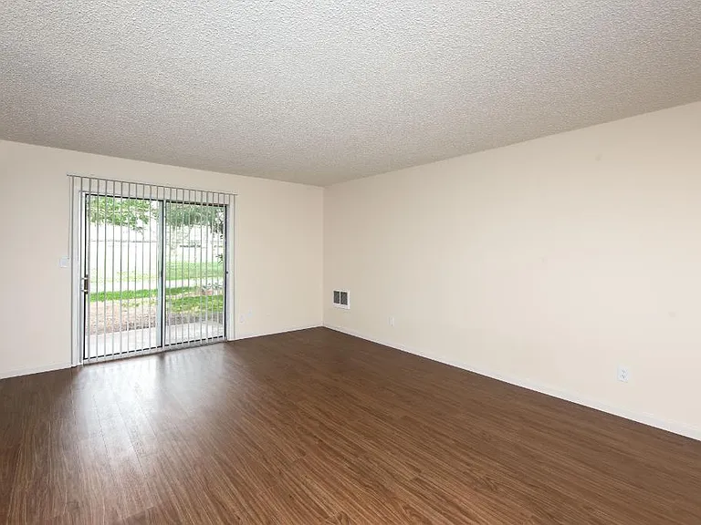 Royal Greens Apartments — Photo 15