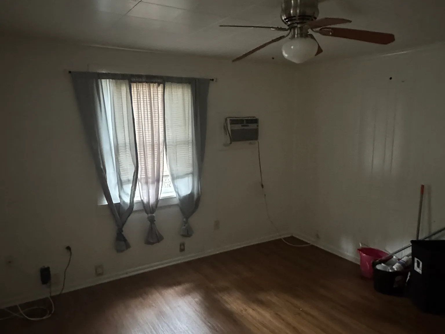 2 bed, 950 sqft, $1,200 — Photo 2