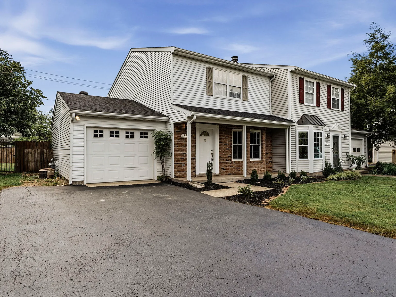 2 bed, 1.5 bath, 1374 sqft, $1,400 — Photo 1
