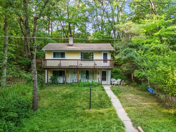 106 Oakdale Way, Michigan City, IN 46360