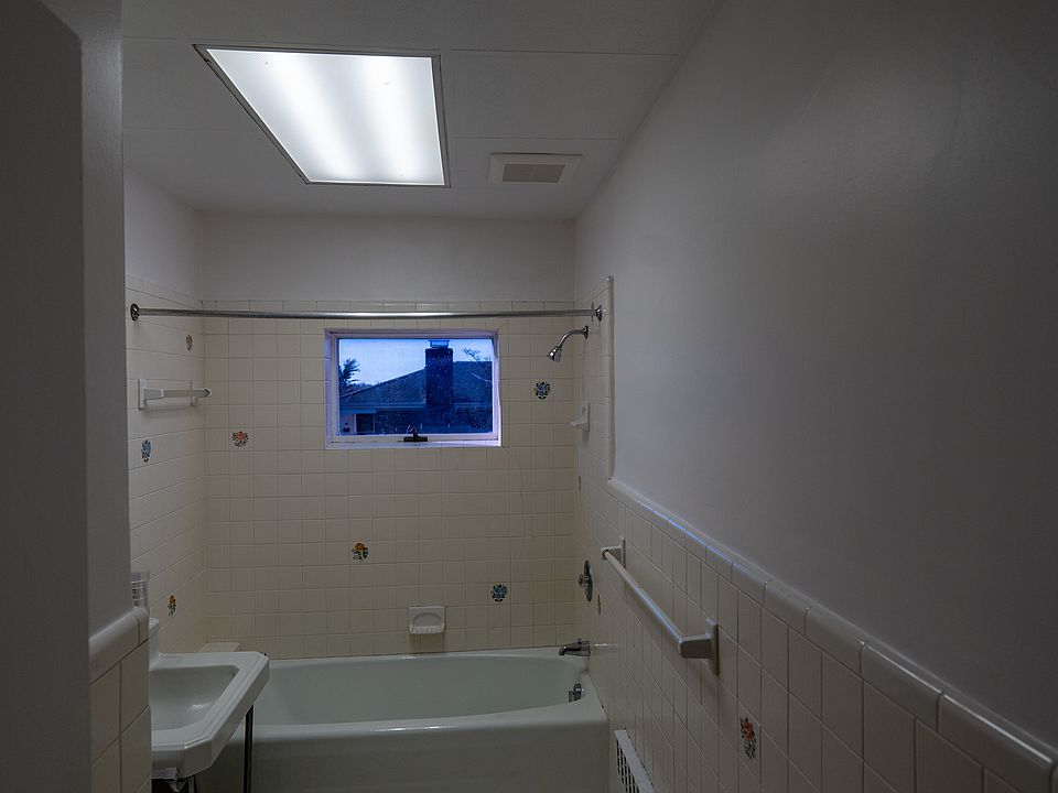 1st image of 43 4th St #1