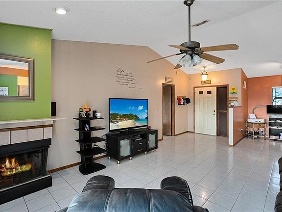 5th image of 423 Ashbourne Dr