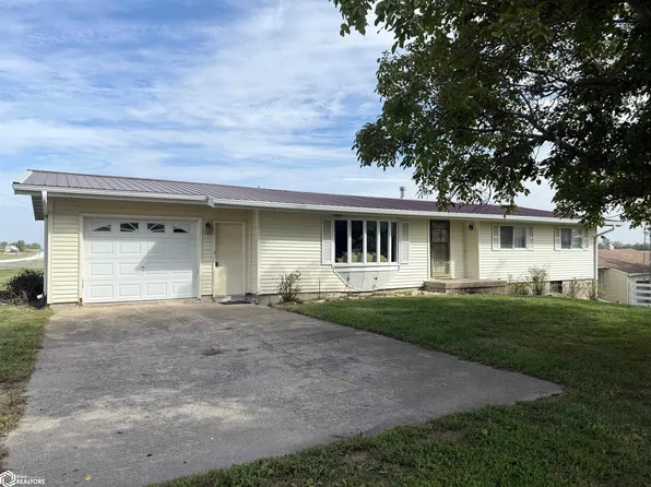 16040 Route W40, Bonaparte, IA 52620