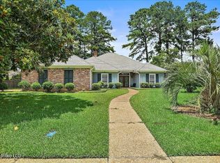921 Southwind Ln, Brandon, MS 39047