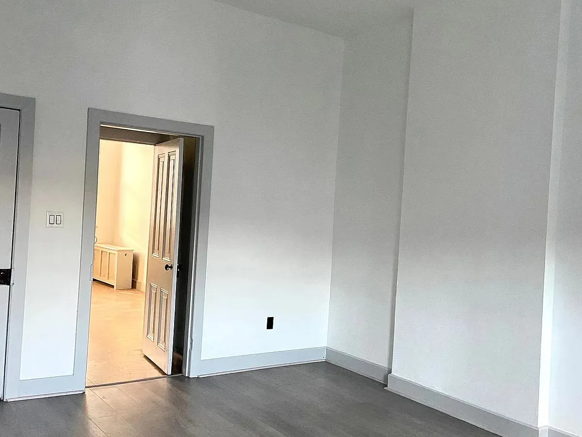 Building Photo - 417 Wyandotte St #2