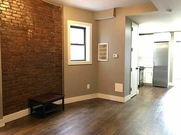 2nd image of 224 Saint James Pl APT 3L