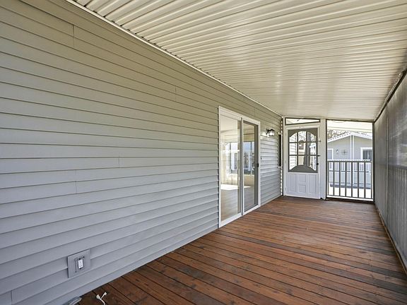 4th image of 59 Colonial Park Drive