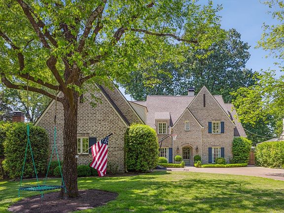 3rd image of 501 Williamsburg Ln