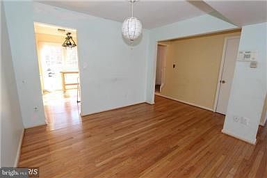4th image of 9491 Cloverdale Ct