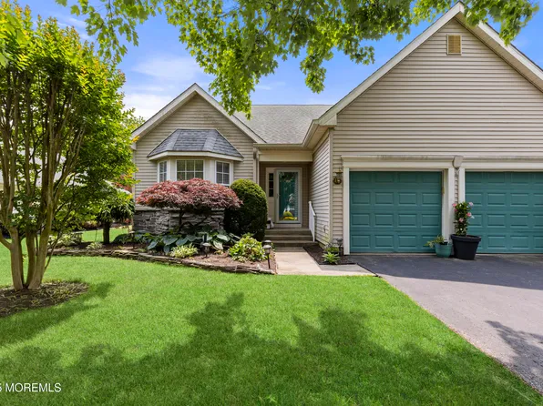 5 Rosewood Drive, Lakewood, NJ 08701