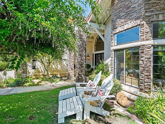 5th image of 2509 Crown View Ct