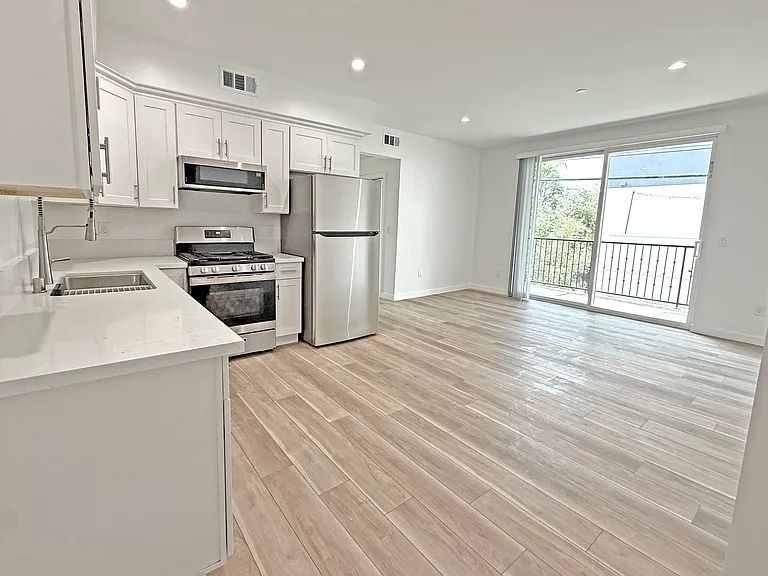 10934 Peach Grove St #201 — Photo 49