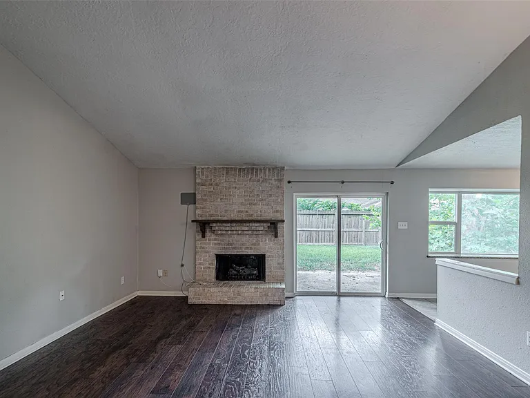 9702 Birsay St — Photo 5