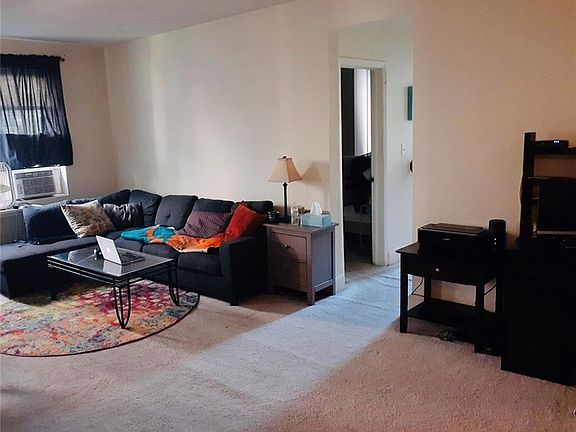 3rd image of 312 Main St 4e #4E