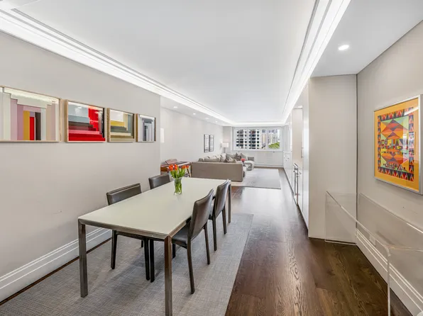 315 East 72nd Street image 4 of 14