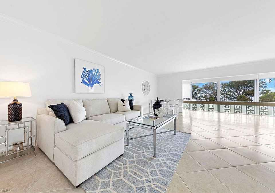 1st image of 2082 Gulf Shore Blvd N