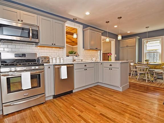 4th image of 28 Bacon Sq