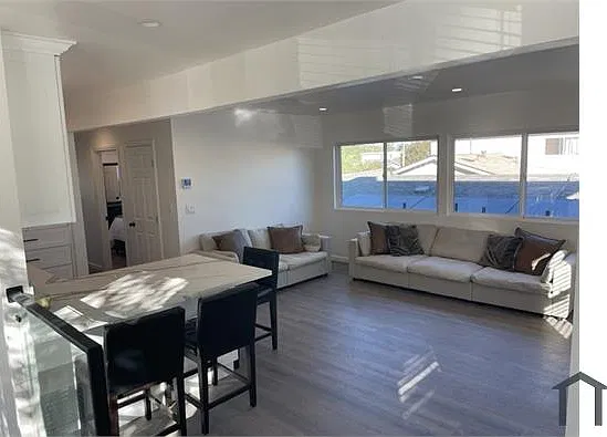 6004 S Denker Ave — Photo 2