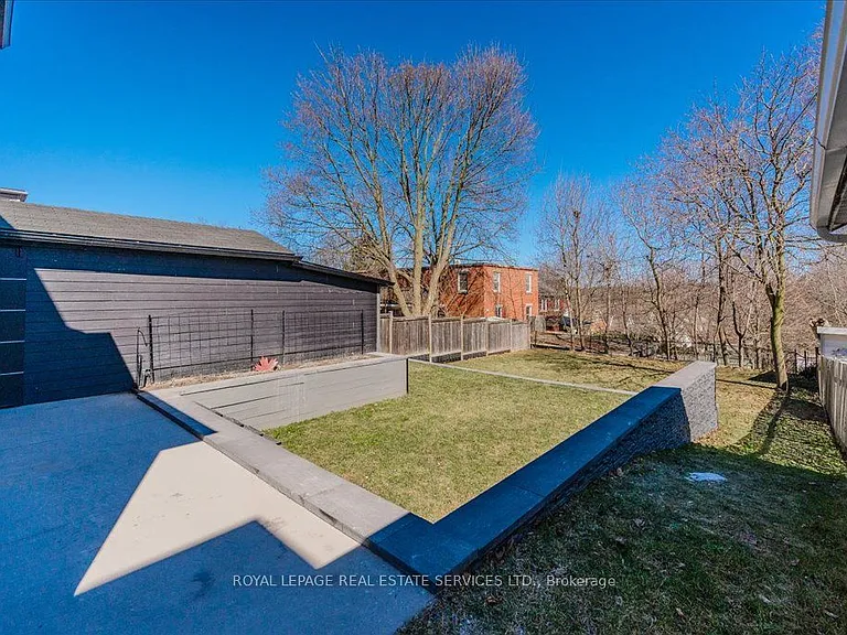 97 Glenmorris St — Photo 45