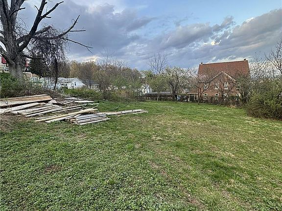 3rd image of 1763 Broadway