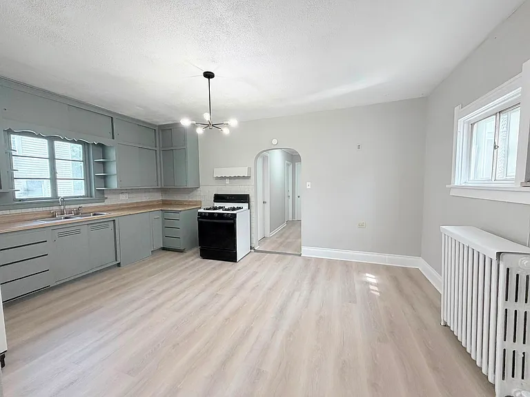 177 Dexter St — Photo 6