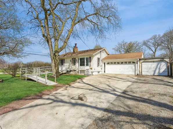312 S 15th Ave W, Newton, IA 50208