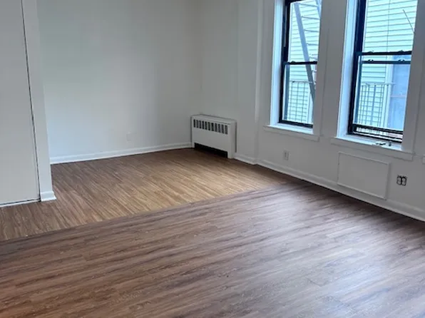 (undisclosed Address), New Rochelle, NY 10805