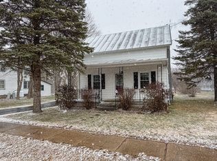 10 Spruce St, Champlain, NY 12919