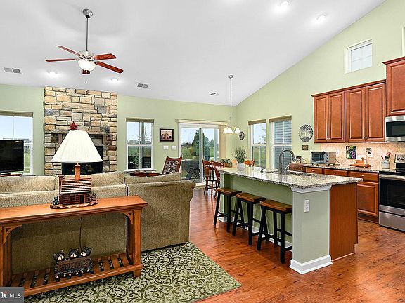 5th image of 5 Waterside Dr