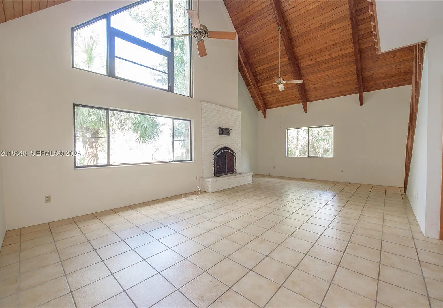 3 bed, 2.0 bath, 3091 sqft, $3,300 — Photo 3