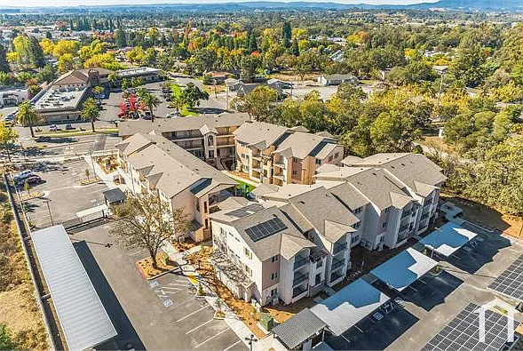 2 bed, $2,012 — Photo 4