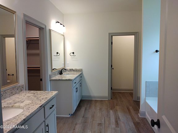 4th image of 104 Fairdale Dr