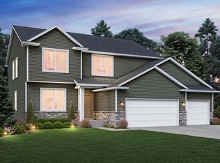 2831 Maple Grove Dr, Cedar Falls, IA 50613