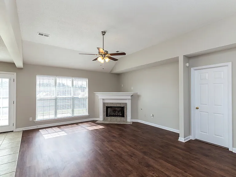 10805 Paul Coleman Dr — Photo 4