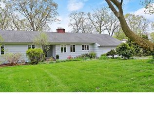 125 Sky Top Ter, Fairfield, CT 06825