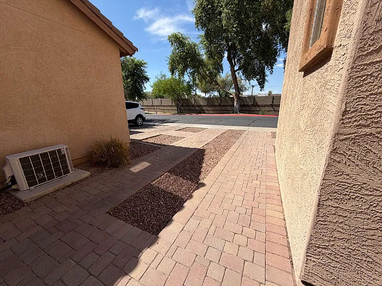 5621 E Adrian Ave — Photo 20