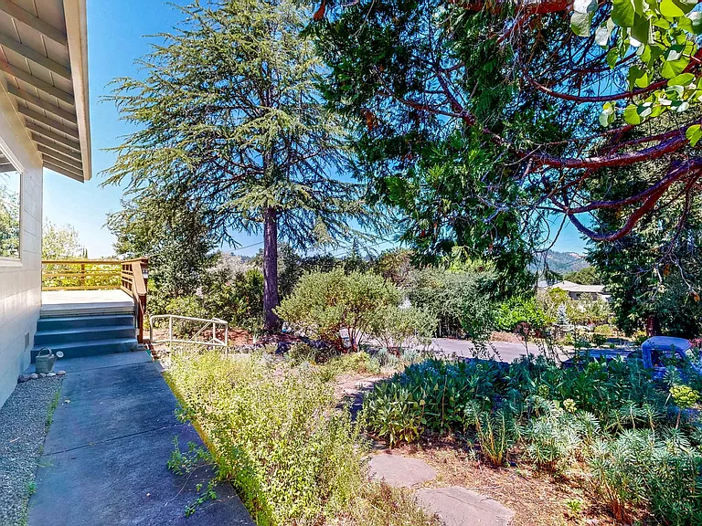 4560 Sullivan Ct — Photo 58