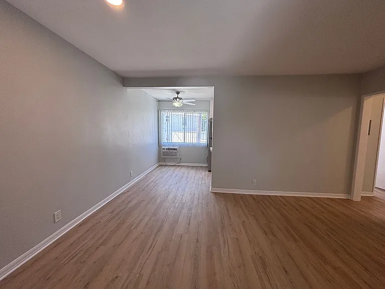 12323 Texas Ave — Photo 10