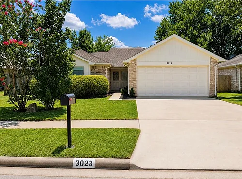 3023 Garden Ln Photo 1