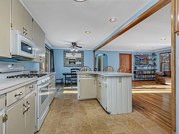 4th image of 7567 Alpha Rd