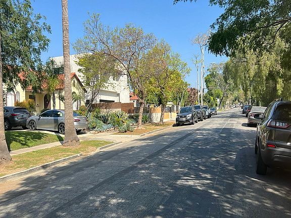 4th image of 728 N Spaulding Ave