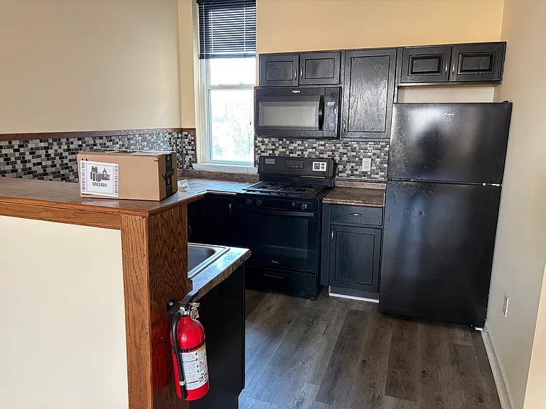 334 S Broad St #3 — Photo 7